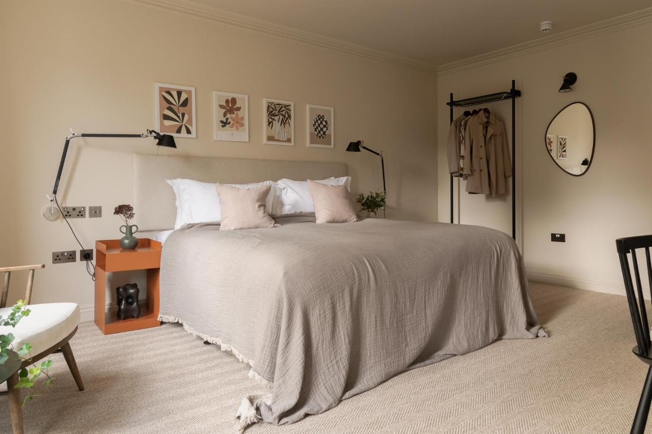 Leighton House - Boutique Guesthouse Bath Exterior photo A bedroom