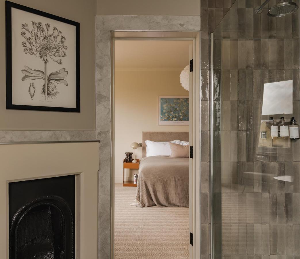 Leighton House - Boutique Guesthouse Bath Exterior photo A room at The Ivy Hotel