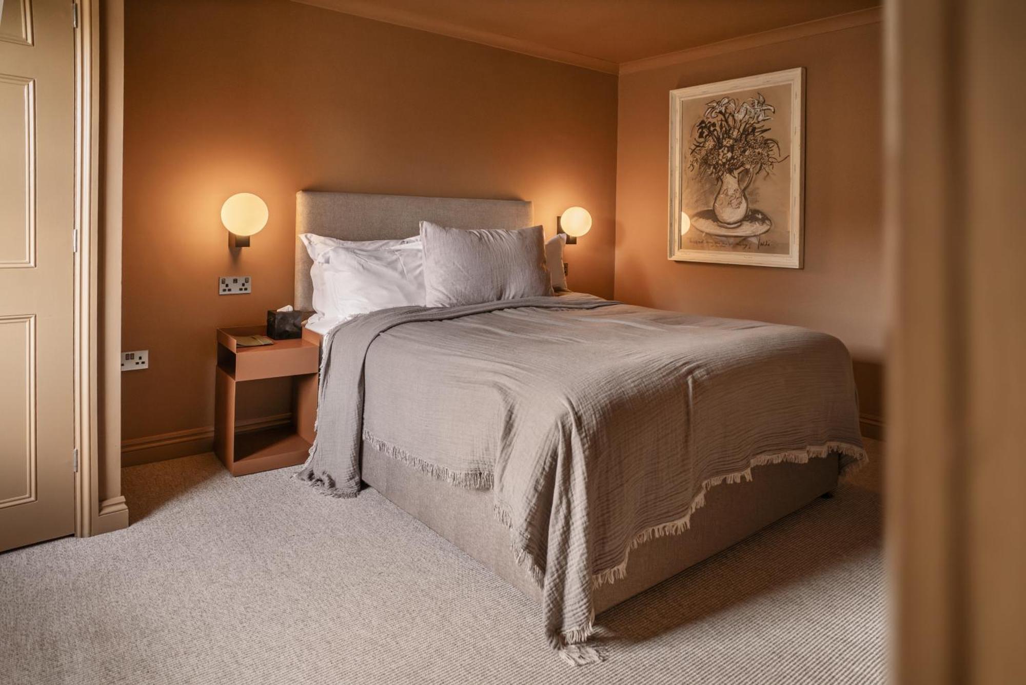 Leighton House - Boutique Guesthouse Bath Exterior photo A bedroom