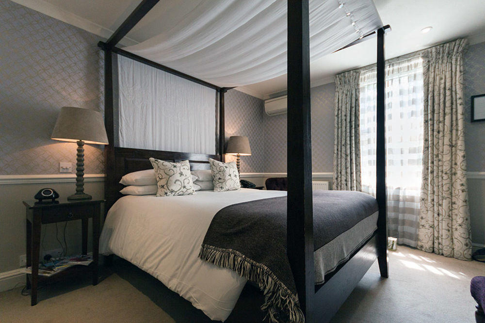 Leighton House - Boutique Guesthouse Bath Exterior photo A bedroom at The Mitre